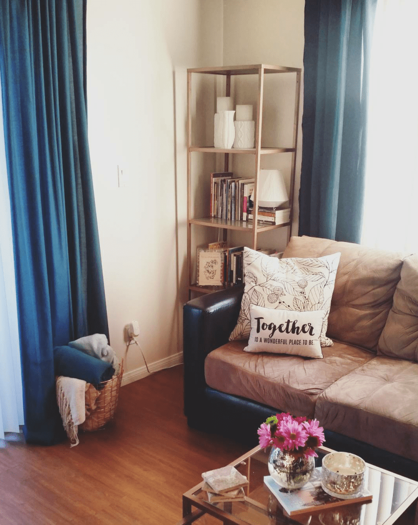 poetryofdanielle.com Living Room